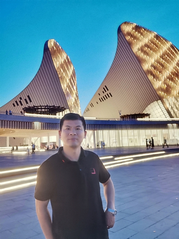 大举的第一张照片--马尾闪婚服务中心