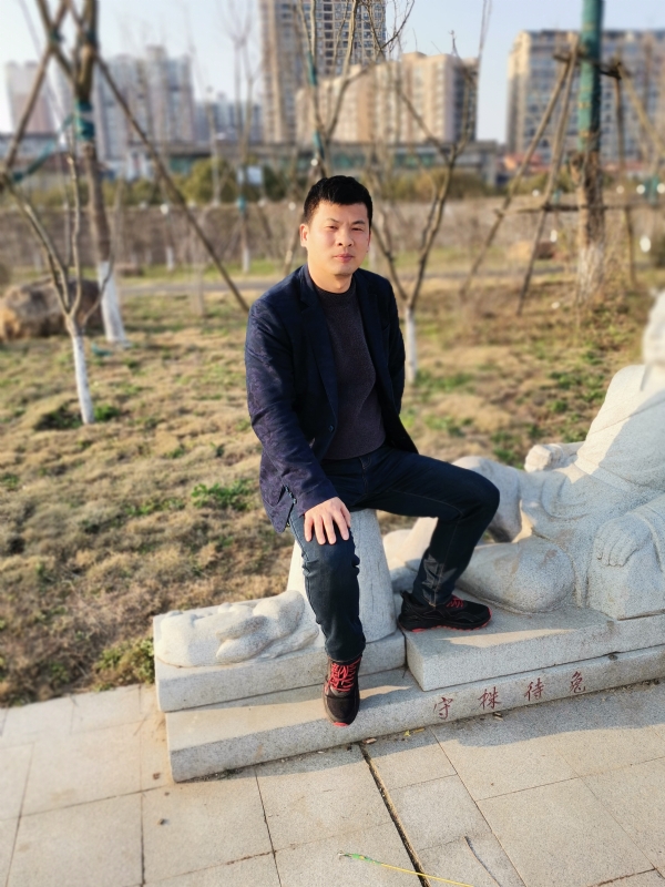 大举的第二张照片--马尾闪婚服务中心